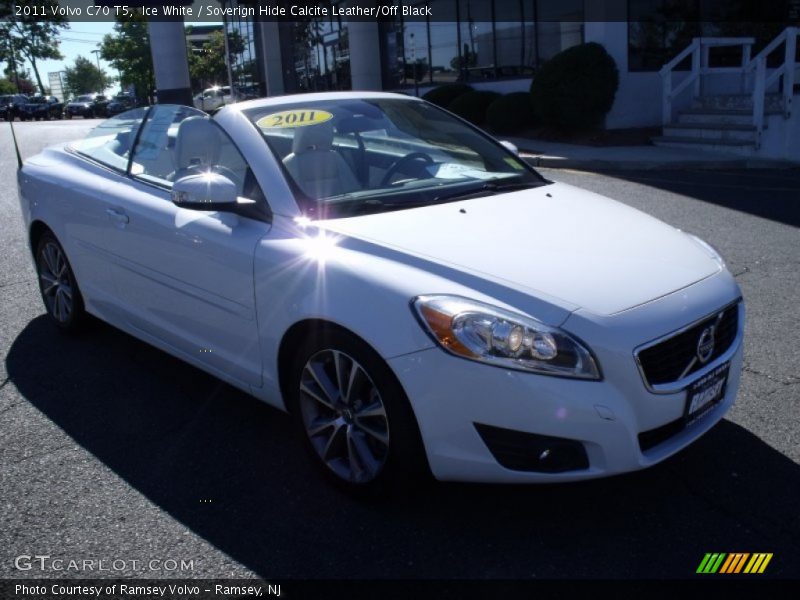 Ice White / Soverign Hide Calcite Leather/Off Black 2011 Volvo C70 T5