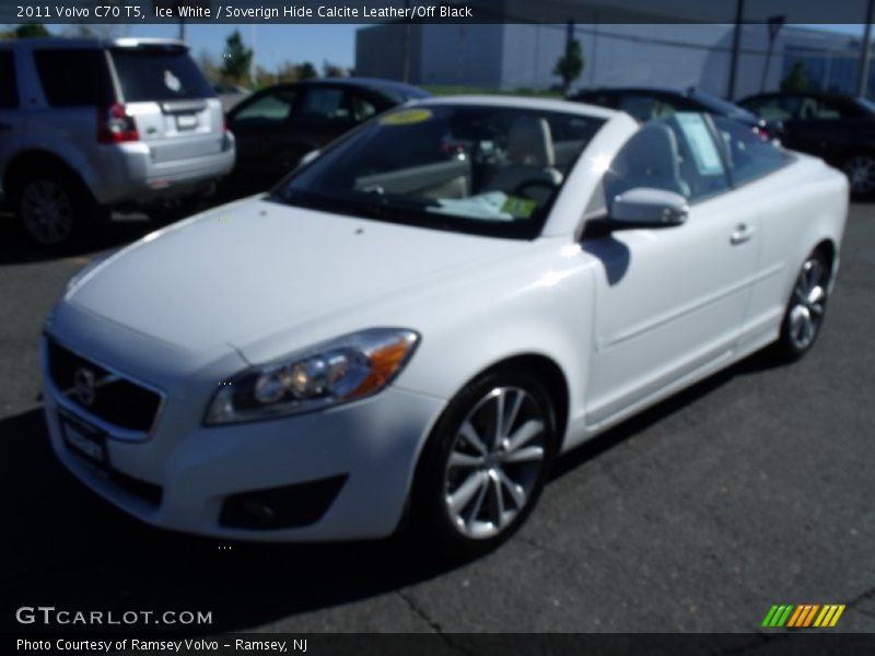 Ice White / Soverign Hide Calcite Leather/Off Black 2011 Volvo C70 T5