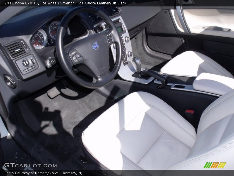 Ice White / Soverign Hide Calcite Leather/Off Black 2011 Volvo C70 T5