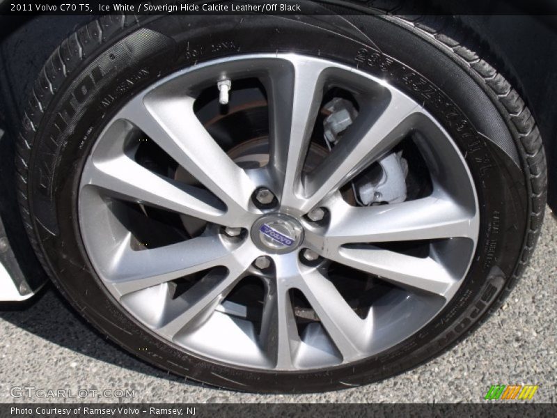 Ice White / Soverign Hide Calcite Leather/Off Black 2011 Volvo C70 T5