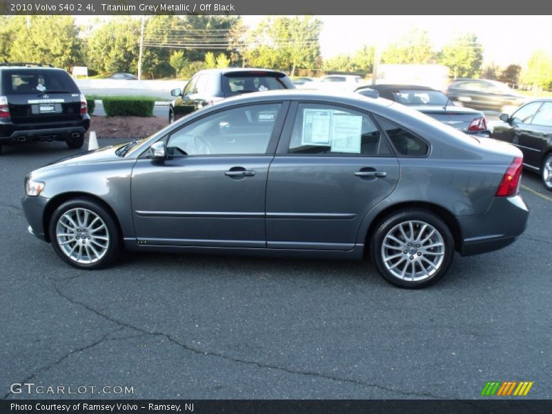 Titanium Grey Metallic / Off Black 2010 Volvo S40 2.4i