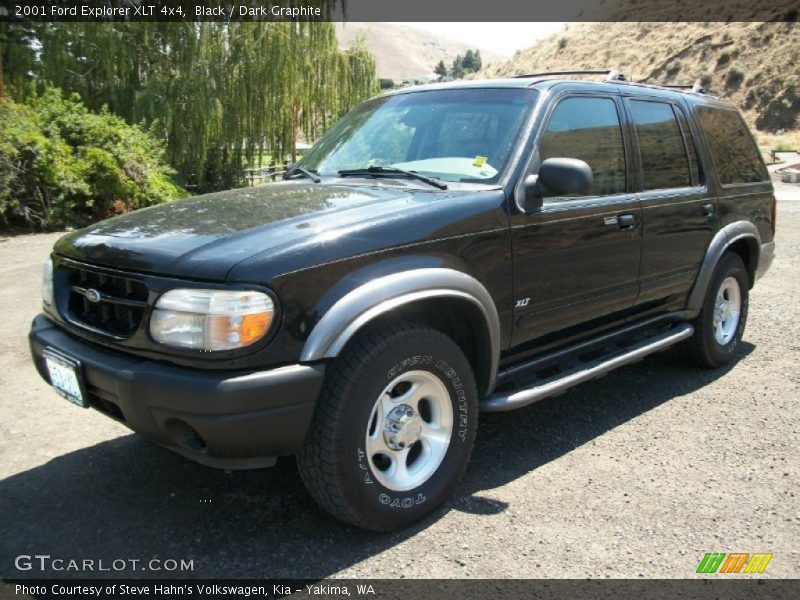 Front 3/4 View of 2001 Explorer XLT 4x4