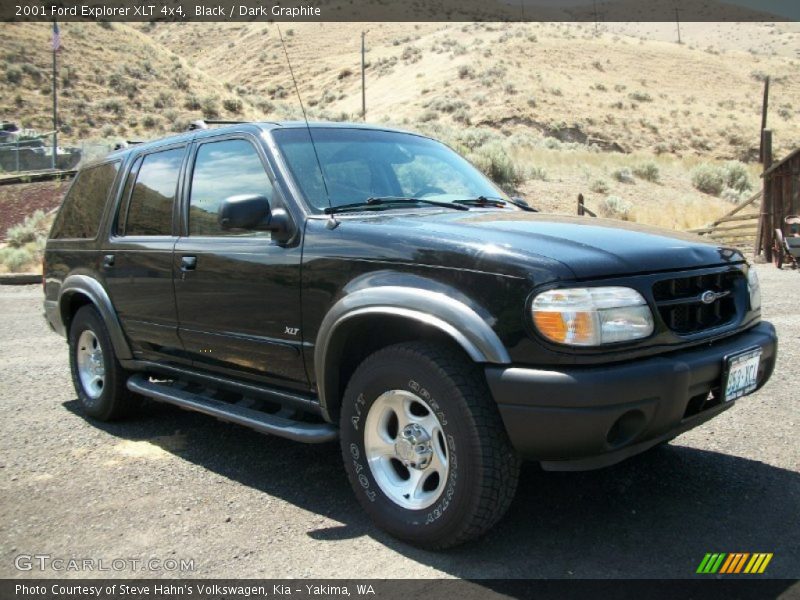 Front 3/4 View of 2001 Explorer XLT 4x4