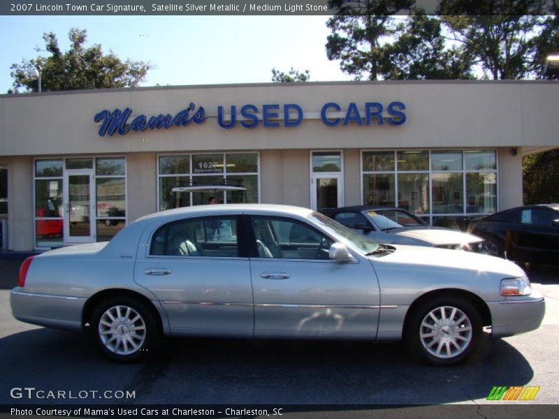Satellite Silver Metallic / Medium Light Stone 2007 Lincoln Town Car Signature