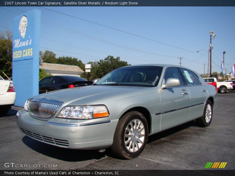 Satellite Silver Metallic / Medium Light Stone 2007 Lincoln Town Car Signature