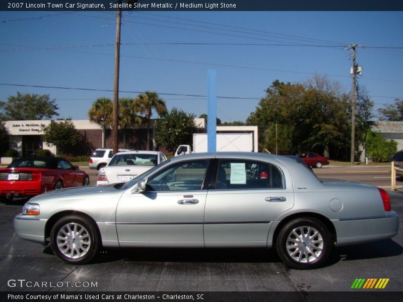 Satellite Silver Metallic / Medium Light Stone 2007 Lincoln Town Car Signature