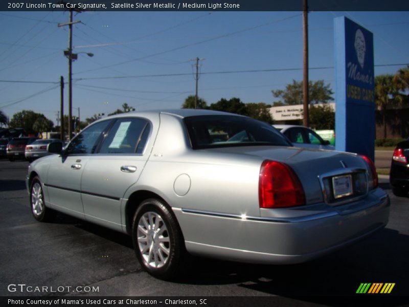 Satellite Silver Metallic / Medium Light Stone 2007 Lincoln Town Car Signature