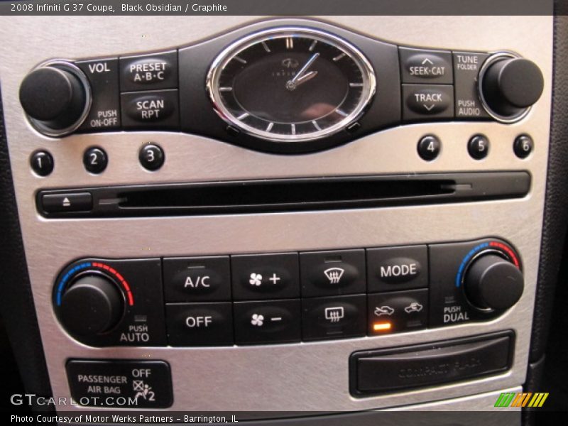 Controls of 2008 G 37 Coupe
