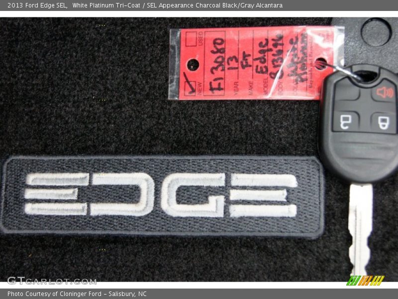 White Platinum Tri-Coat / SEL Appearance Charcoal Black/Gray Alcantara 2013 Ford Edge SEL
