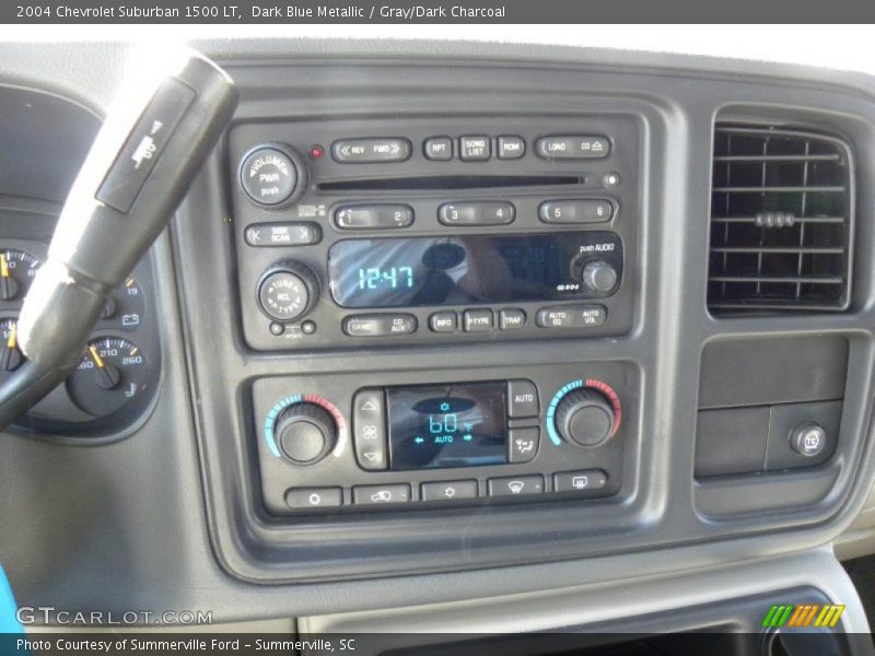 Dark Blue Metallic / Gray/Dark Charcoal 2004 Chevrolet Suburban 1500 LT