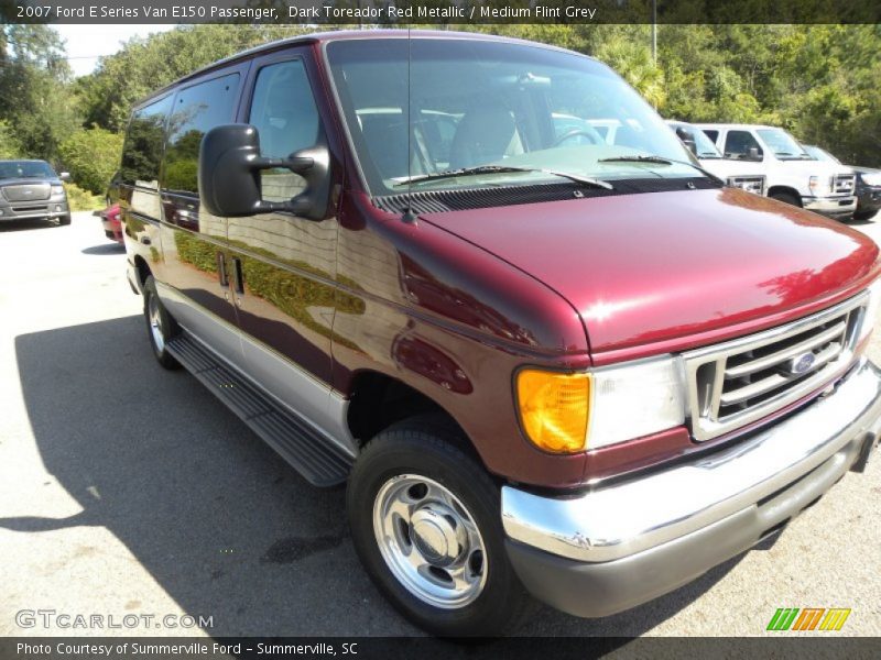 Dark Toreador Red Metallic / Medium Flint Grey 2007 Ford E Series Van E150 Passenger