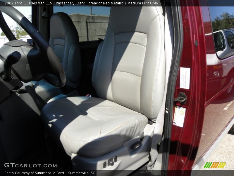 Dark Toreador Red Metallic / Medium Flint Grey 2007 Ford E Series Van E150 Passenger