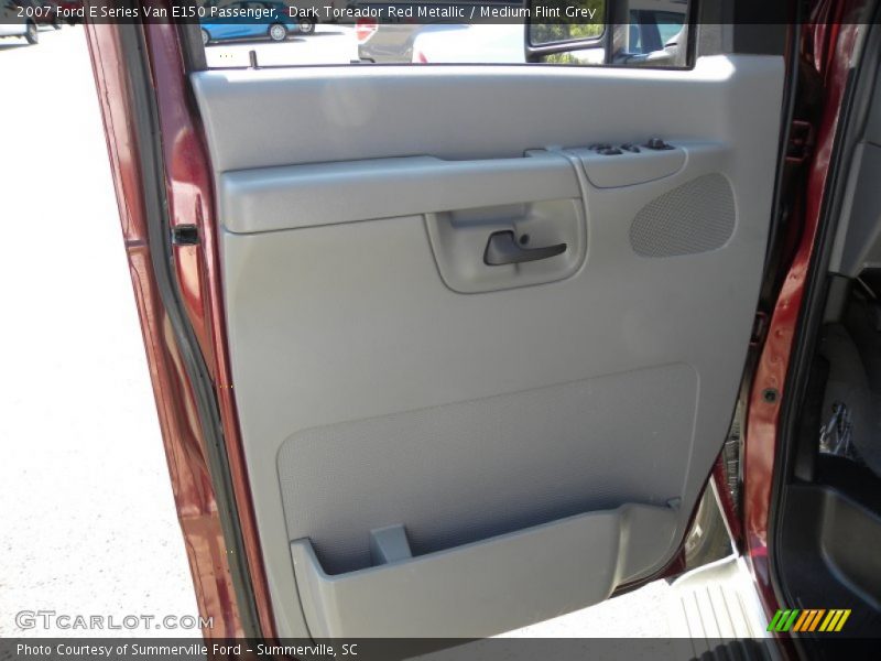 Dark Toreador Red Metallic / Medium Flint Grey 2007 Ford E Series Van E150 Passenger