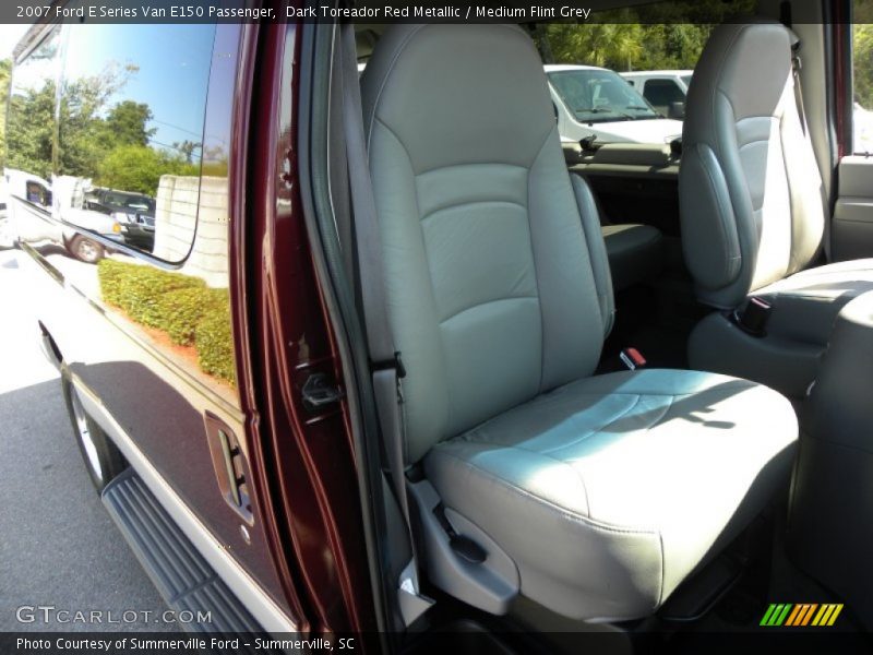 Dark Toreador Red Metallic / Medium Flint Grey 2007 Ford E Series Van E150 Passenger