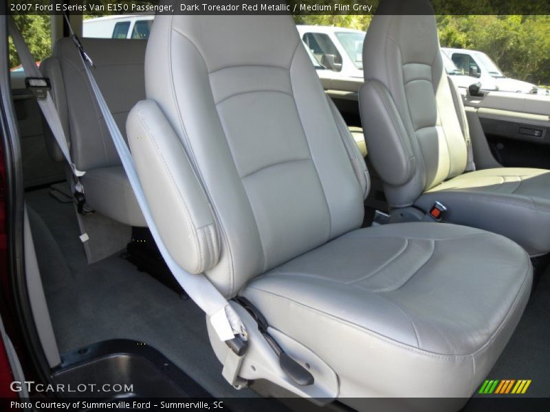 Dark Toreador Red Metallic / Medium Flint Grey 2007 Ford E Series Van E150 Passenger