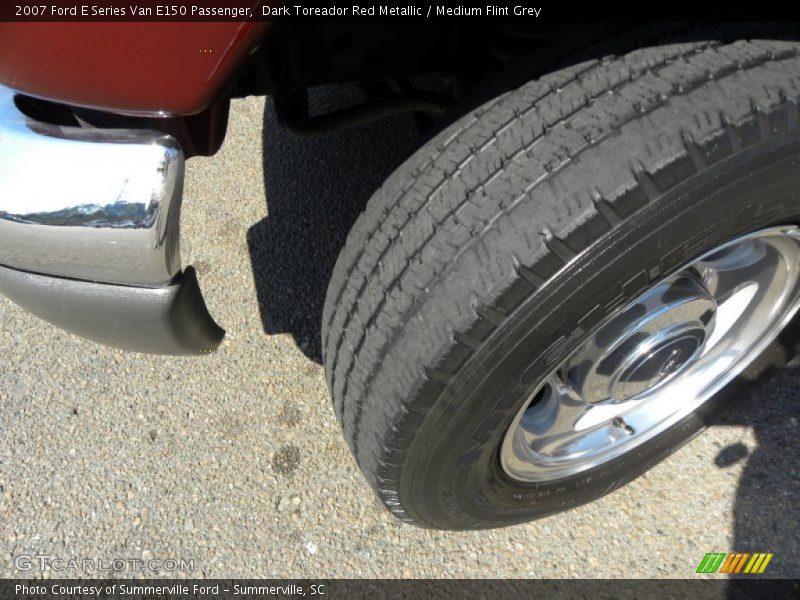 Dark Toreador Red Metallic / Medium Flint Grey 2007 Ford E Series Van E150 Passenger