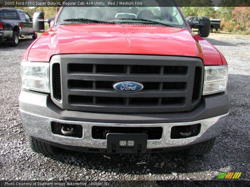Red / Medium Flint 2005 Ford F350 Super Duty XL Regular Cab 4x4 Utility