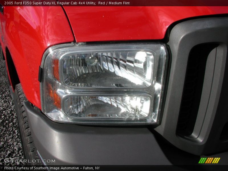 Red / Medium Flint 2005 Ford F350 Super Duty XL Regular Cab 4x4 Utility