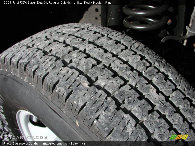 Red / Medium Flint 2005 Ford F350 Super Duty XL Regular Cab 4x4 Utility