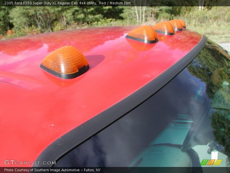 Red / Medium Flint 2005 Ford F350 Super Duty XL Regular Cab 4x4 Utility
