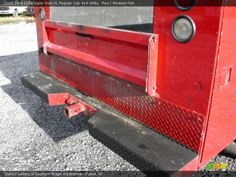 Red / Medium Flint 2005 Ford F350 Super Duty XL Regular Cab 4x4 Utility