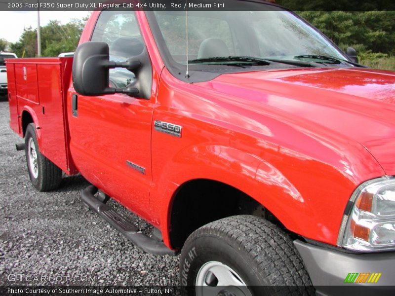 Red / Medium Flint 2005 Ford F350 Super Duty XL Regular Cab 4x4 Utility