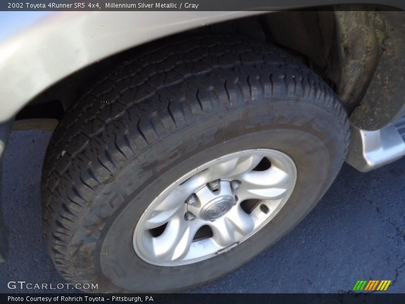 Millennium Silver Metallic / Gray 2002 Toyota 4Runner SR5 4x4