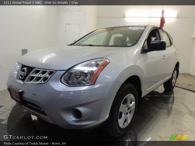 Silver Ice Metallic / Gray 2011 Nissan Rogue S AWD