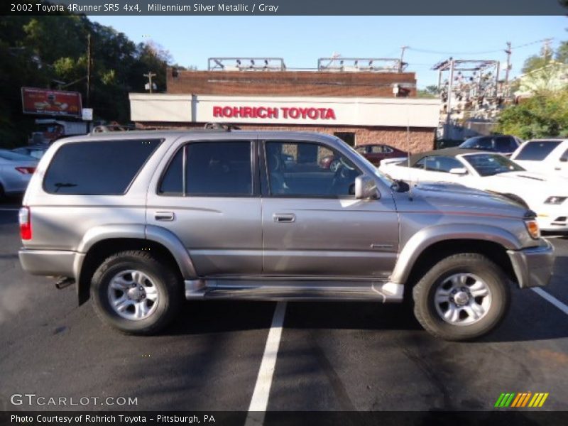 Millennium Silver Metallic / Gray 2002 Toyota 4Runner SR5 4x4