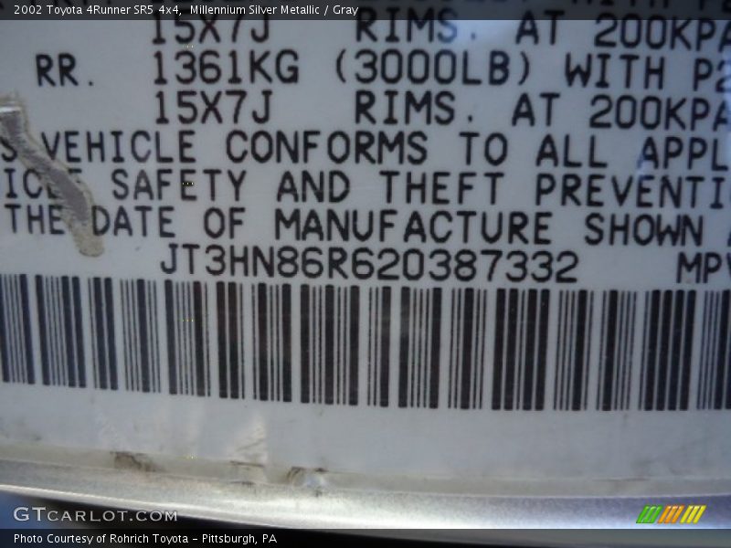 Millennium Silver Metallic / Gray 2002 Toyota 4Runner SR5 4x4
