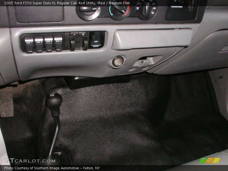 Red / Medium Flint 2005 Ford F350 Super Duty XL Regular Cab 4x4 Utility