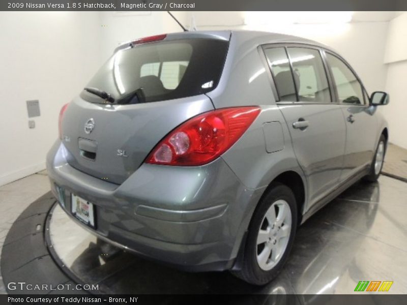 Magnetic Gray / Charcoal 2009 Nissan Versa 1.8 S Hatchback