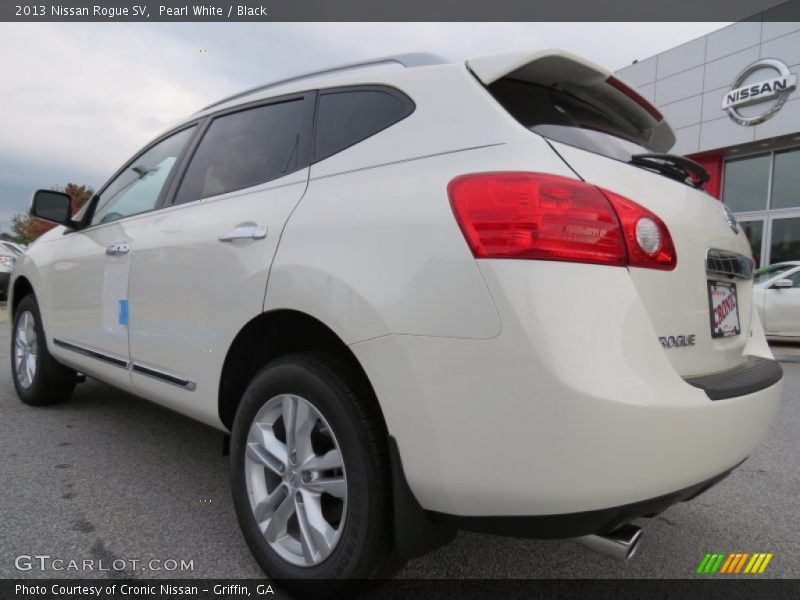 Pearl White / Black 2013 Nissan Rogue SV