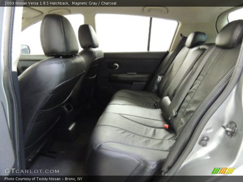 Magnetic Gray / Charcoal 2009 Nissan Versa 1.8 S Hatchback