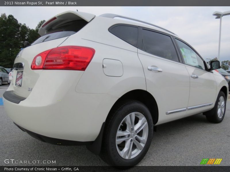 Pearl White / Black 2013 Nissan Rogue SV