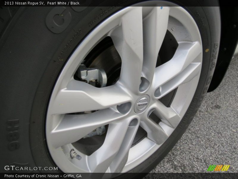 Pearl White / Black 2013 Nissan Rogue SV
