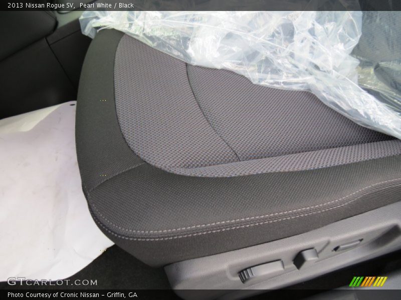 Pearl White / Black 2013 Nissan Rogue SV