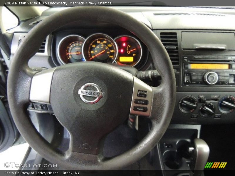 Magnetic Gray / Charcoal 2009 Nissan Versa 1.8 S Hatchback