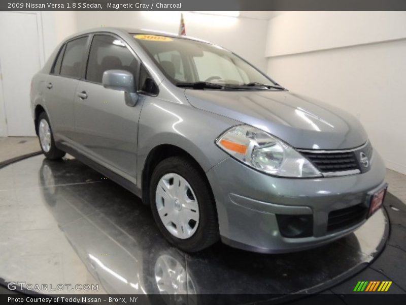 Magnetic Gray / Charcoal 2009 Nissan Versa 1.8 S Sedan