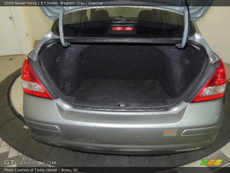 Magnetic Gray / Charcoal 2009 Nissan Versa 1.8 S Sedan