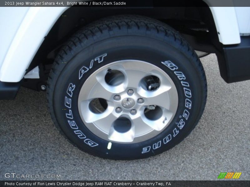 Bright White / Black/Dark Saddle 2013 Jeep Wrangler Sahara 4x4