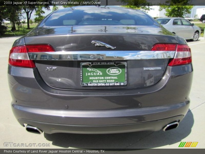 Pearl Grey Metallic / Ivory/Oyster 2009 Jaguar XF Supercharged