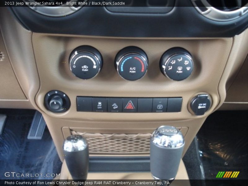 Bright White / Black/Dark Saddle 2013 Jeep Wrangler Sahara 4x4