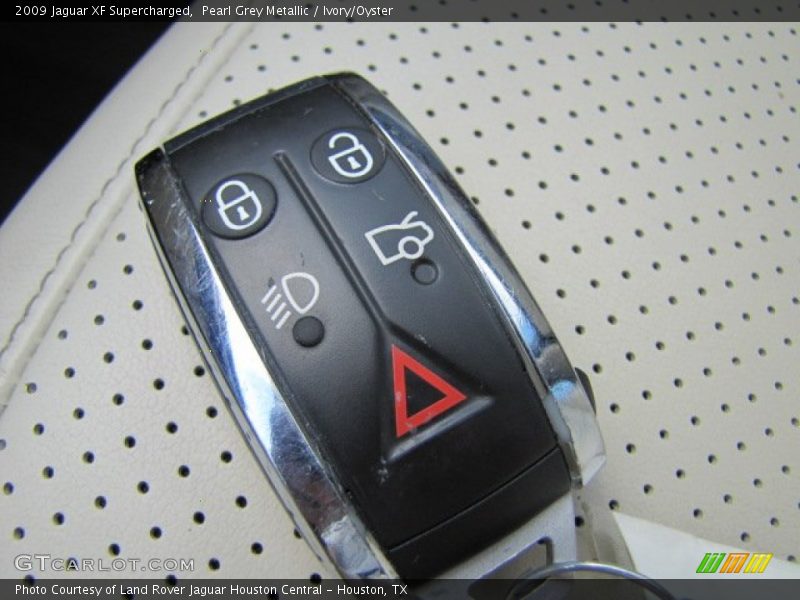 Pearl Grey Metallic / Ivory/Oyster 2009 Jaguar XF Supercharged