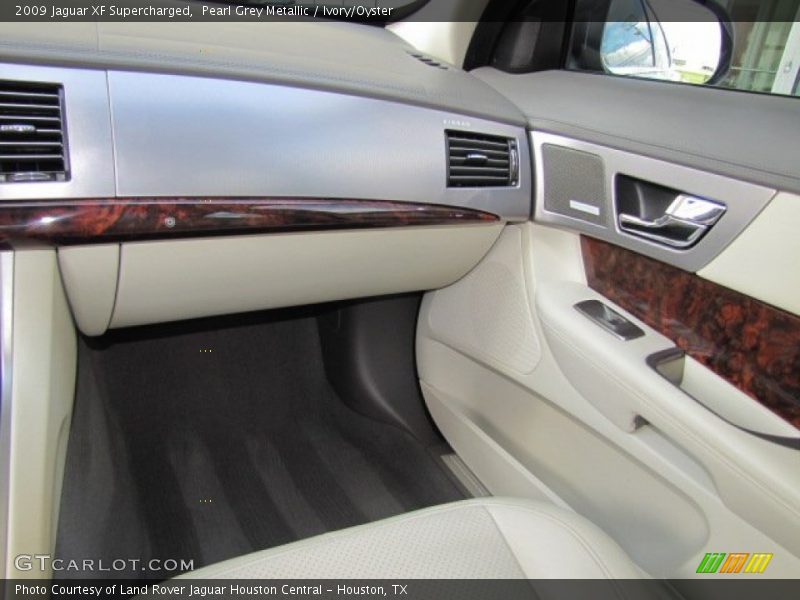 Pearl Grey Metallic / Ivory/Oyster 2009 Jaguar XF Supercharged