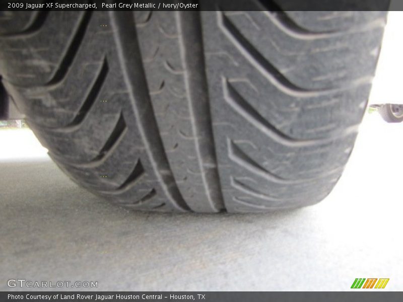 Pearl Grey Metallic / Ivory/Oyster 2009 Jaguar XF Supercharged