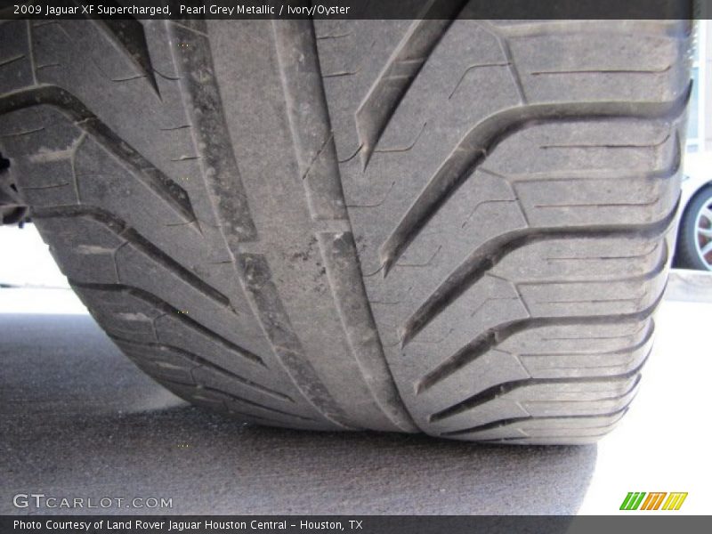 Pearl Grey Metallic / Ivory/Oyster 2009 Jaguar XF Supercharged