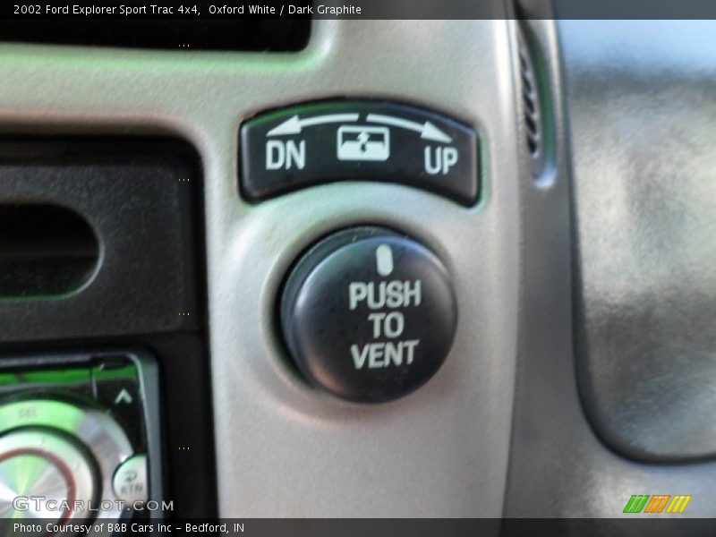 Oxford White / Dark Graphite 2002 Ford Explorer Sport Trac 4x4