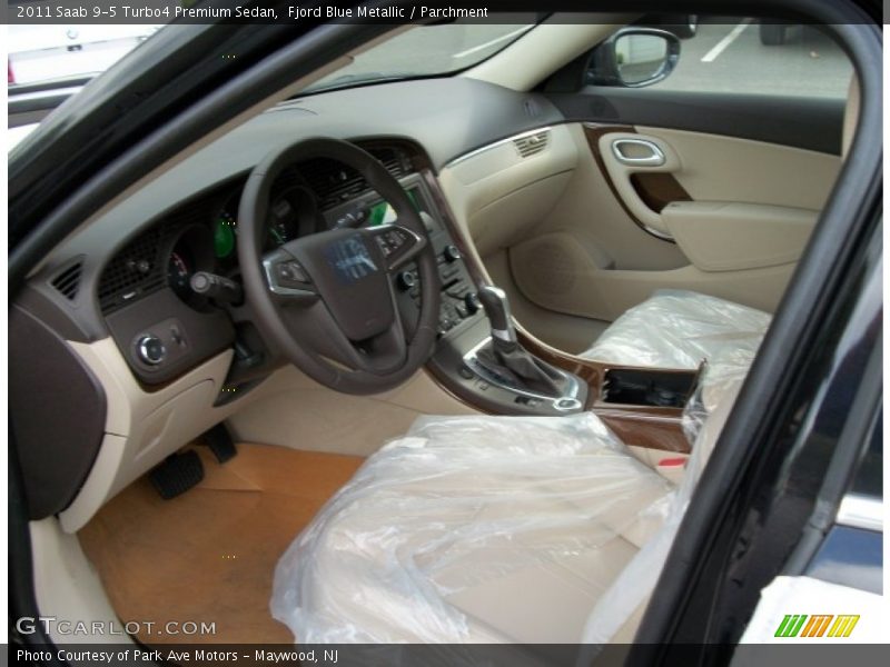 Front Seat of 2011 9-5 Turbo4 Premium Sedan