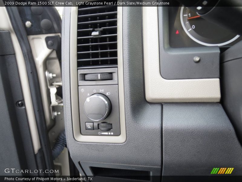 Light Graystone Pearl / Dark Slate/Medium Graystone 2009 Dodge Ram 1500 SLT Crew Cab